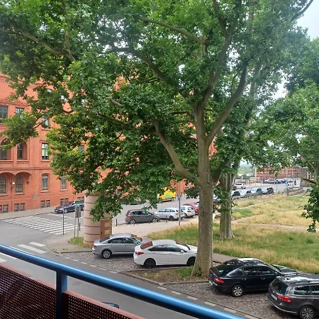 B & S - Free Garage Parking