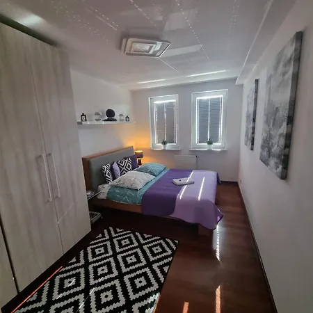 B & S - Free Garage Parking