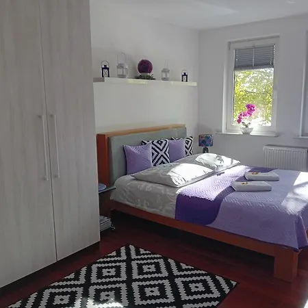 B & S - Free Garage Parking