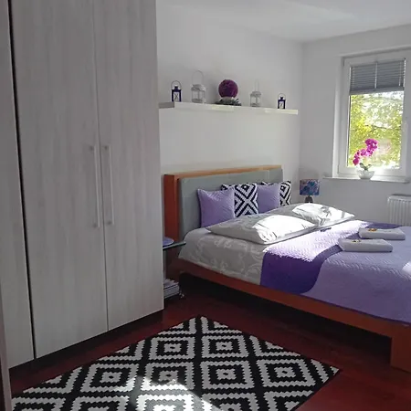 B & S - Free Garage Parking