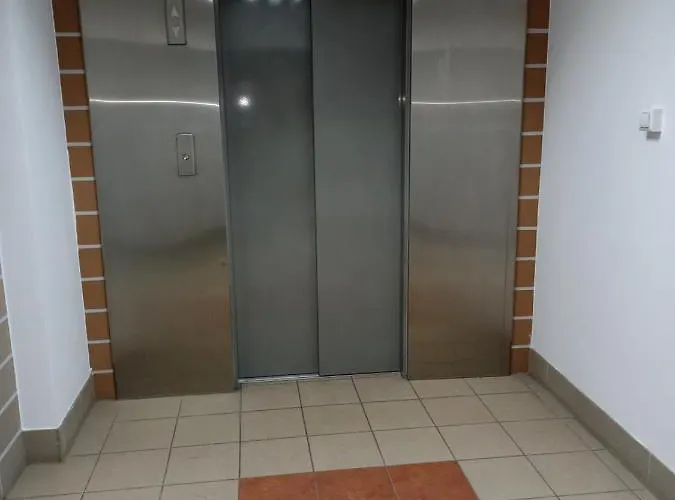 B & S - Free Garage Parking Štetín